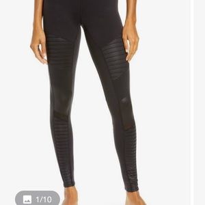 Alo Yoga Moto Leggings